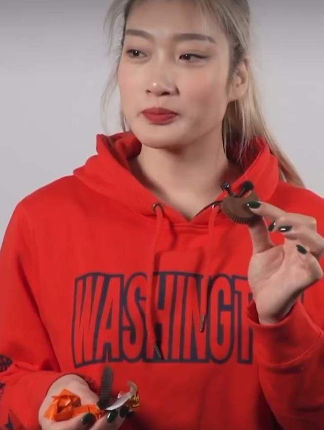 边吃胸边膜的所有免费视频