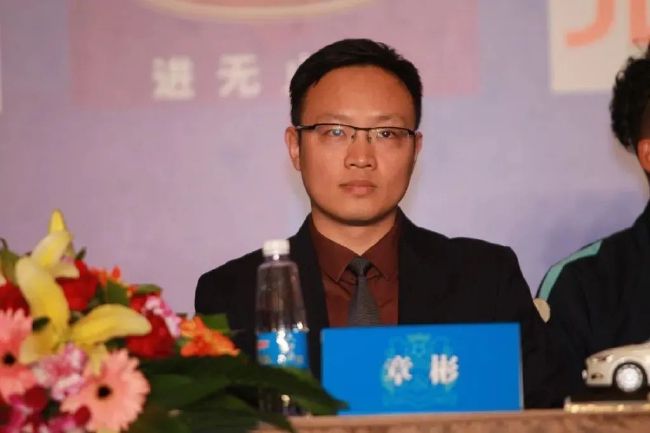 成人免费午夜视频