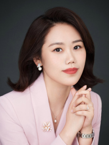 在妻子的嘴里